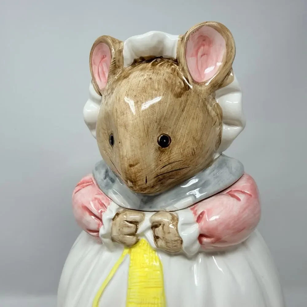 Vintage MCM Lady Mouse With Hat & Apron Ceramic Cooke Jar